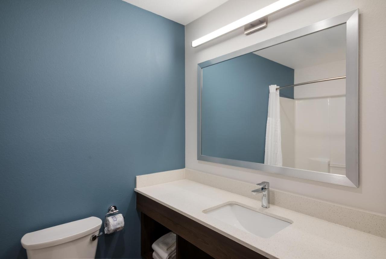 Woodspring Hotel Austin